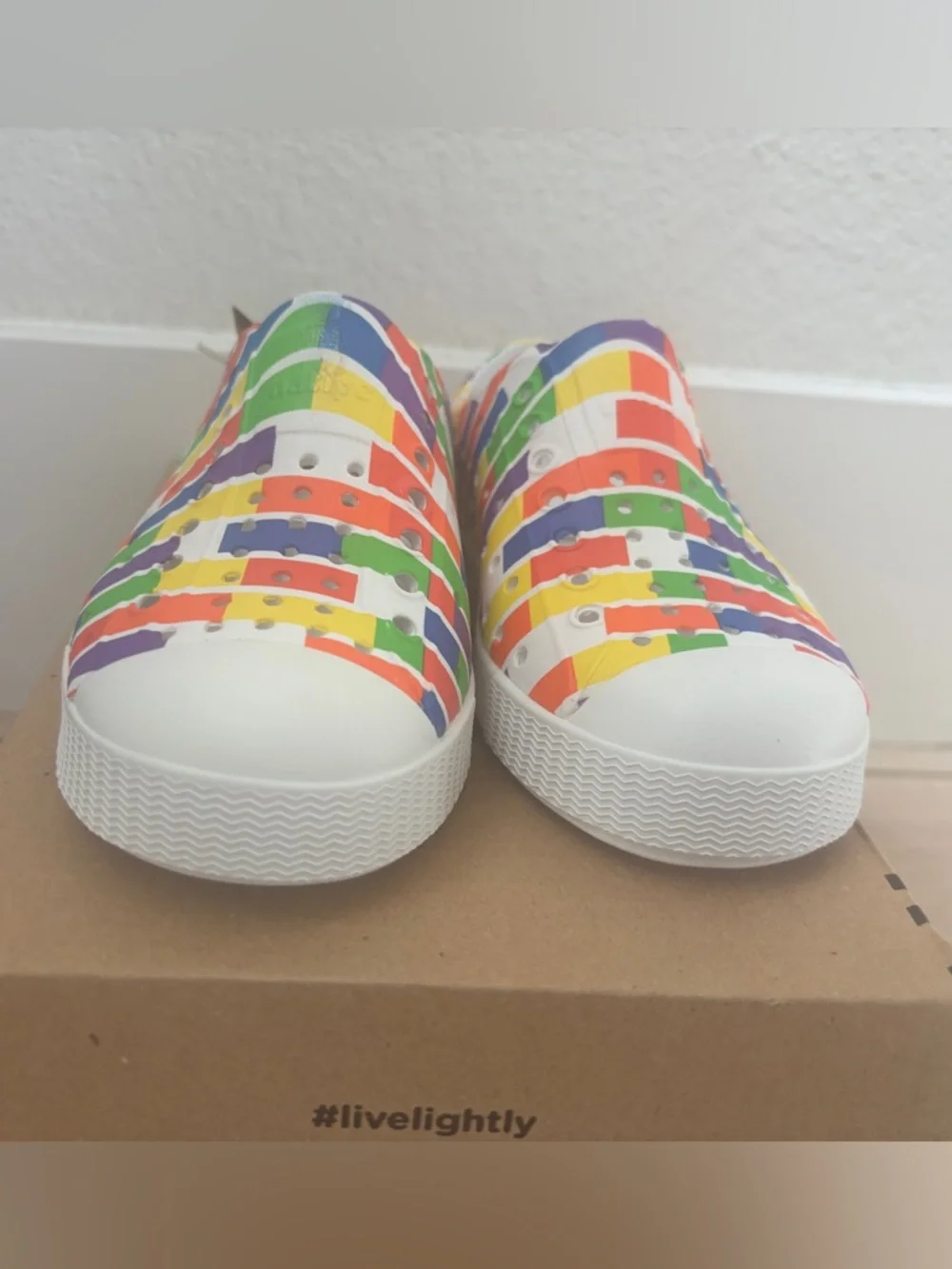 New Native Toddler Jefferson Print White/Multi Brick - Picture 2 of 8
